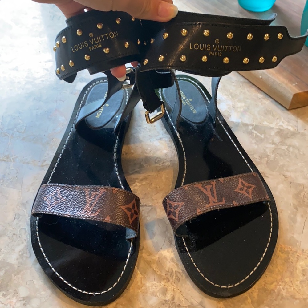 Fake LV sandals
